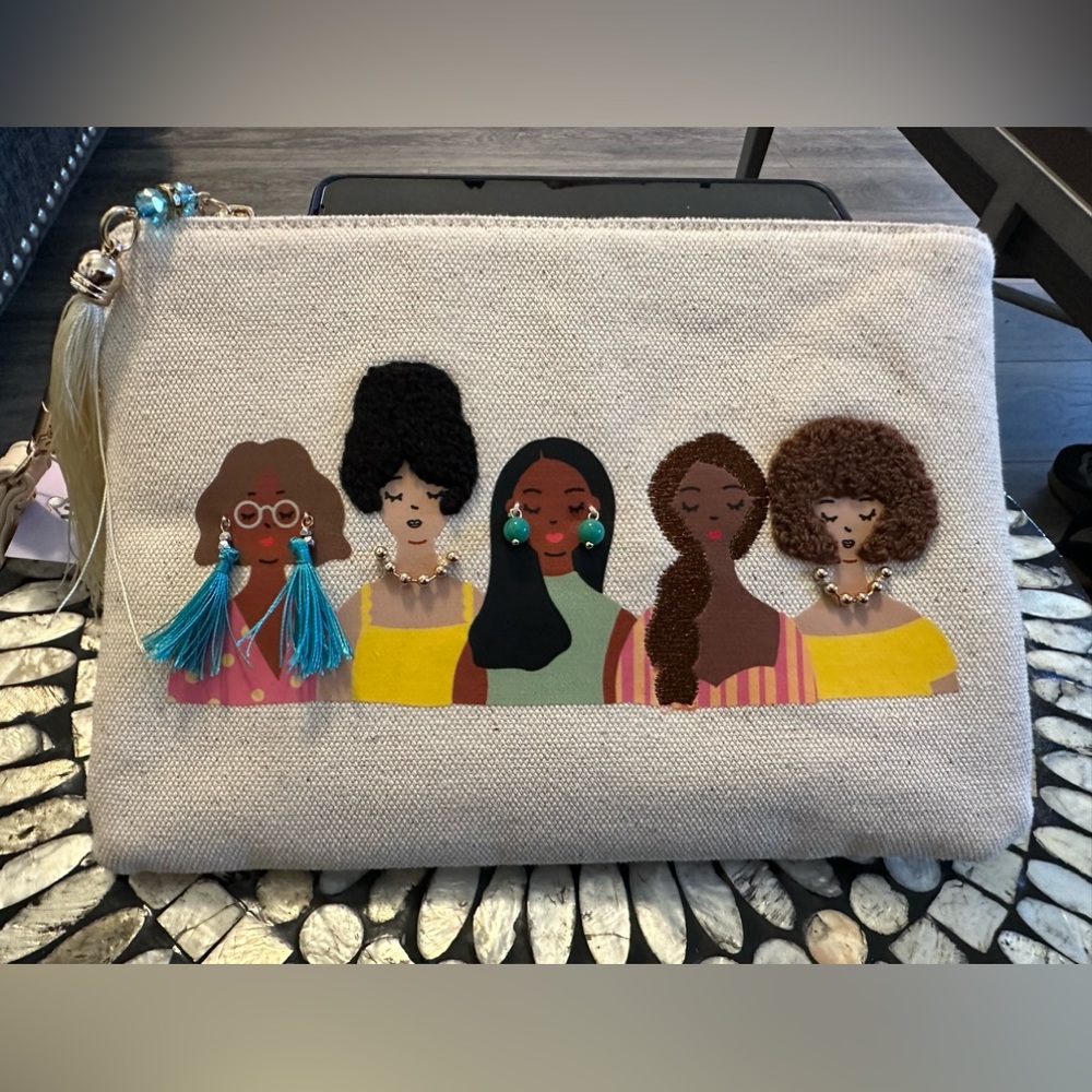 MW wristlet nwt FREE with a $500 purchase
